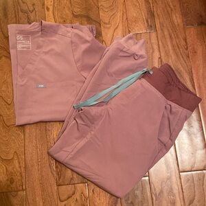 Figs scrubs in mauve